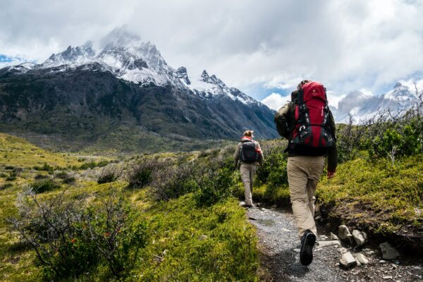 Hiking vs. Backpacking: What’s the Difference and Which One Is for You?
