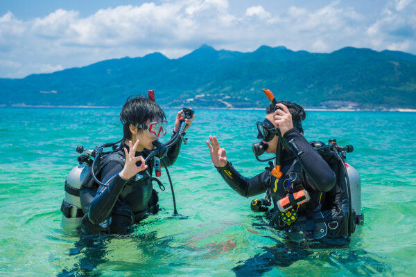 Scuba Diving Adventures: Discover Underwater Worlds