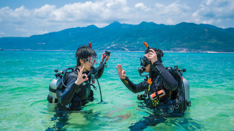 Scuba Diving Adventures: Discover Underwater Worlds